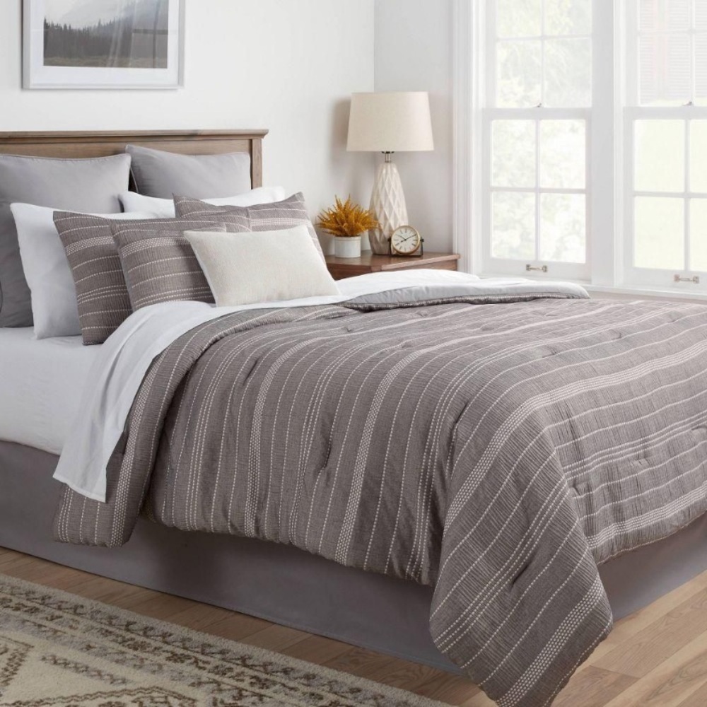 NWT ! Threshold Chambray Stripe Comforter  Set - Gray.